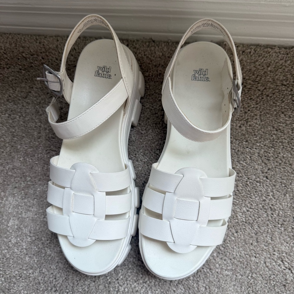 White platform summer sandals with strap
